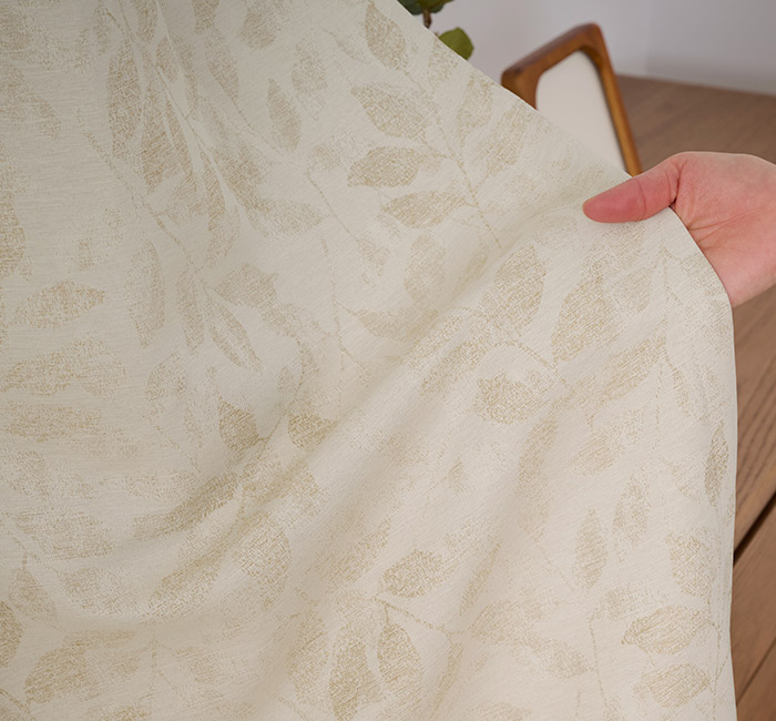 やさしい色合いと上品なリーフ柄がおしゃれな1級遮光カーテン フォリウム（D-1193）