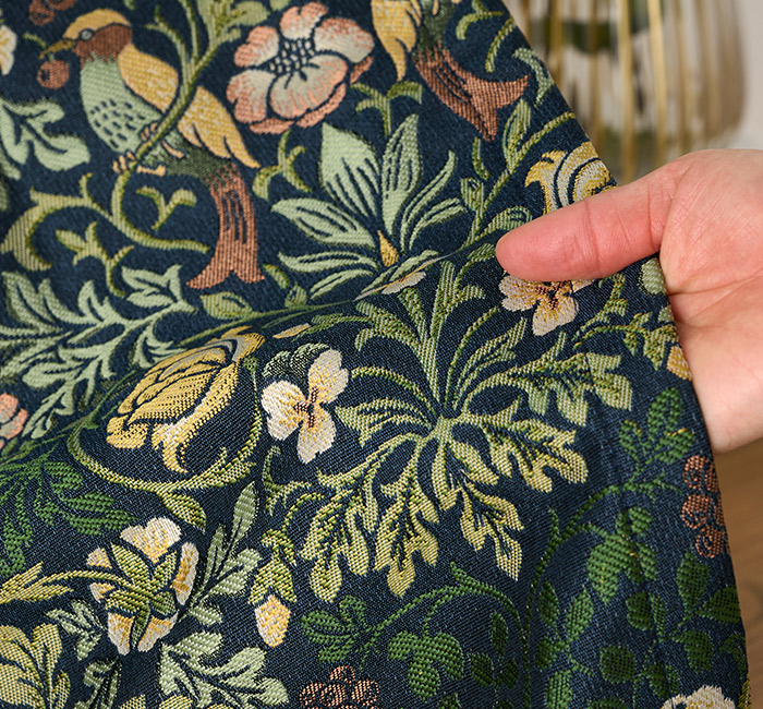 小鳥や草花のモチーフをジャガード織で表現した1級遮光カーテン フォーゲル（D-1193）