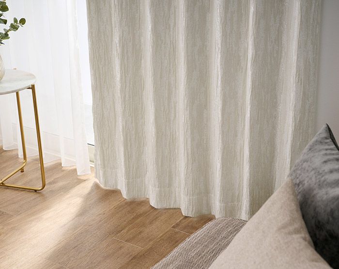 大人モダンな空間にクラッシュ加工がおしゃれな3級遮光カーテン オルジェ 裏地付き（D-8001）