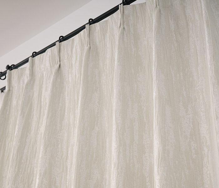 大人モダンな空間にクラッシュ加工がおしゃれな3級遮光カーテン オルジェ 裏地付き（D-8001）