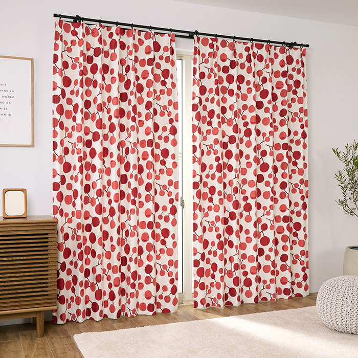 北欧テイストの木の実柄がおしゃれな2級遮光カーテン 大きな木の実（D-8009）