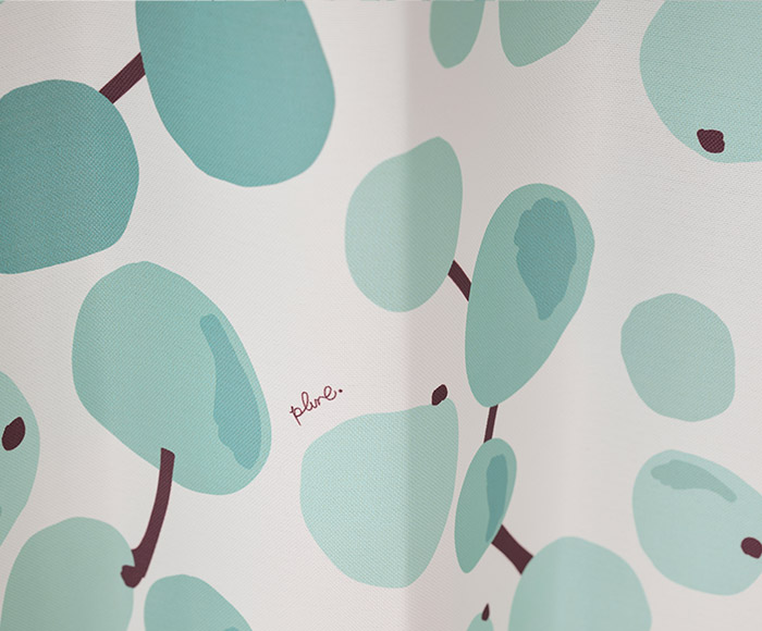 北欧テイストの木の実柄がおしゃれな2級遮光カーテン 大きな木の実（D-8009）