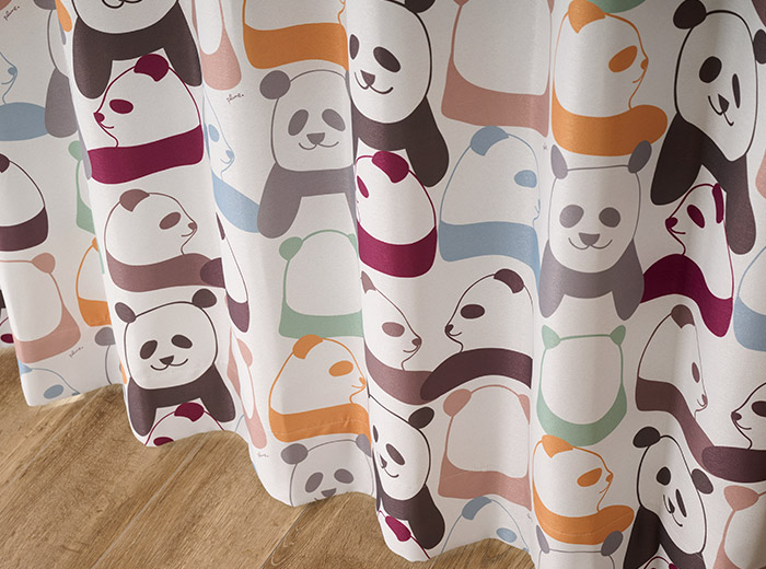 かわいいパンダに胸がキュンとなる2級遮光カーテン panda（D-8009）