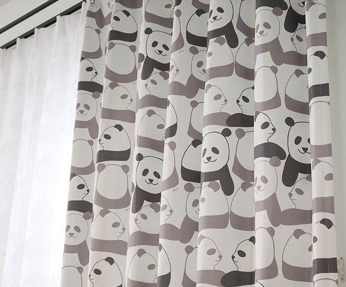 かわいいパンダに胸がキュンとなる2級遮光カーテン panda（D-8009）