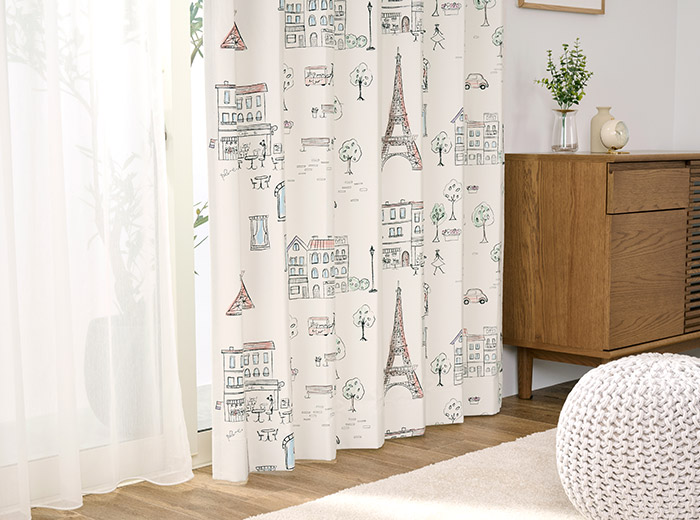 パリの街並みを描いたフェミニンな2級遮光カーテン パリの絵（D-8009）