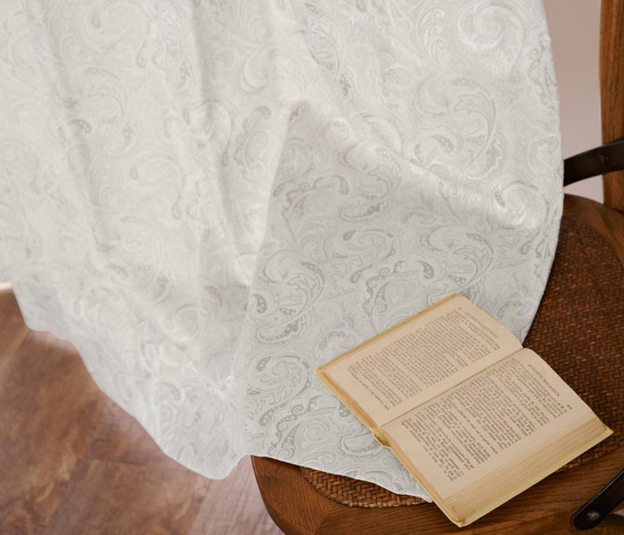 美しいペイズリー柄をジャガード織で表現したカーテン アルカス