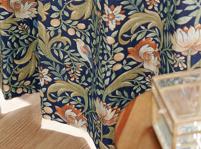 ジャガード織で細かな模様を表現した3級遮光カーテン　フロージュ