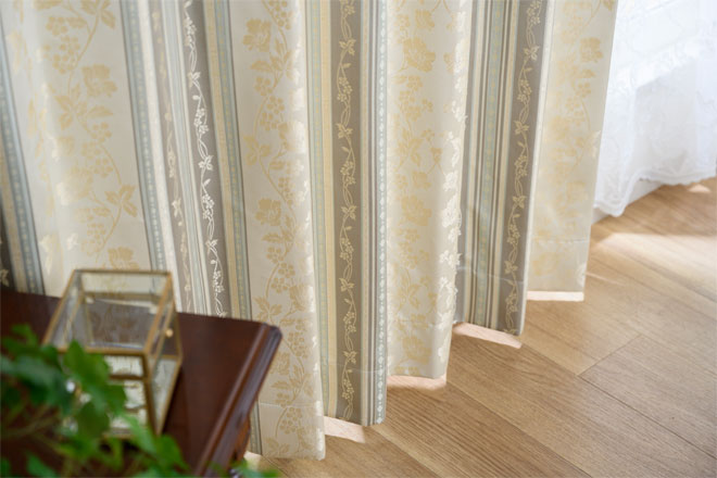 花柄ストライプのジャガード織カーテン遮光率100% 完全1級遮光カーテン 
