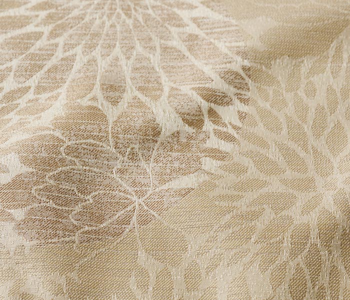 どんな空間にも使いやすい無地調縦流れ柄のジャガード織カーテン　アマギリ（D-8004）