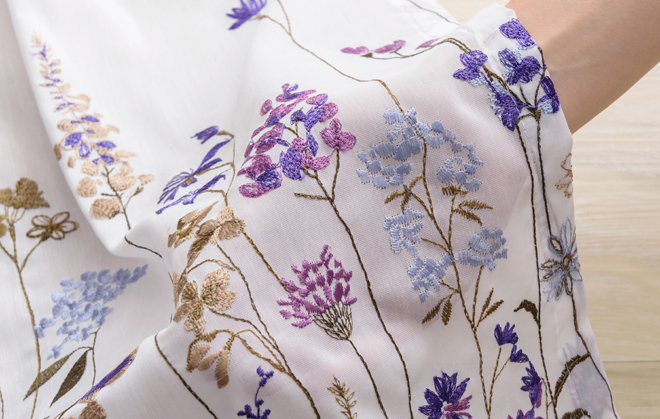 色とりどりの草花が立ち並ぶおしゃれな刺繍ボイルレースカーテン　フィール（L-1296）