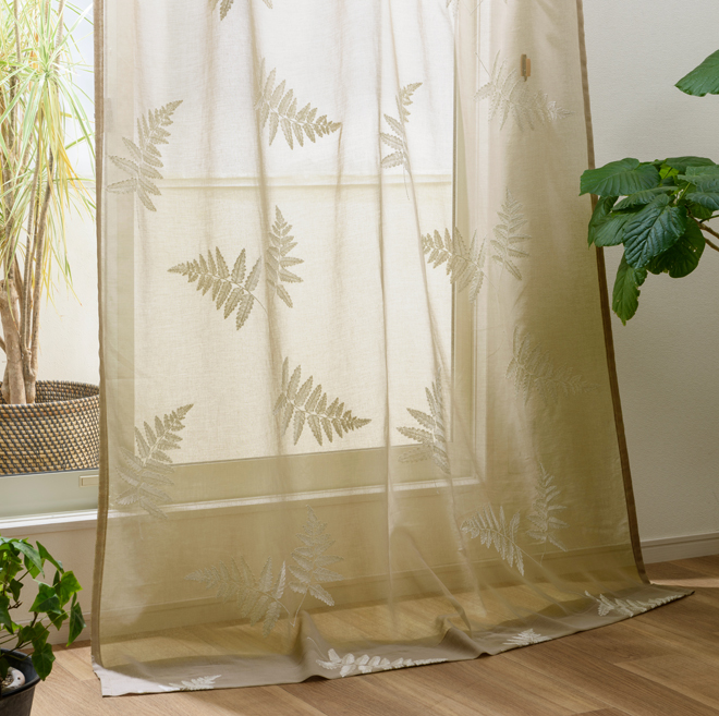 シダ植物の葉脈を刺繍したボイル刺繍レースカーテン シャリテ