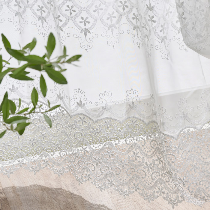 トルコ刺繍レースカーテン マクラメを裾にあしらった刺繍がエレガント ネシア（L-8203）