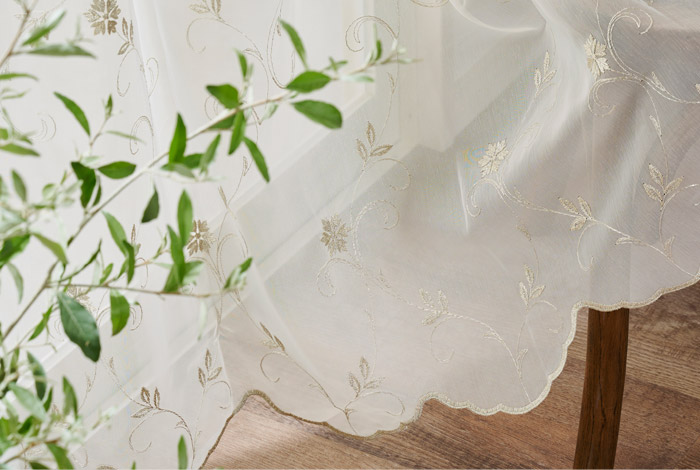 トルコ刺繍レースカーテン シャンパンゴールドの小花柄の刺繍が美しいパルフェ（L-8203）