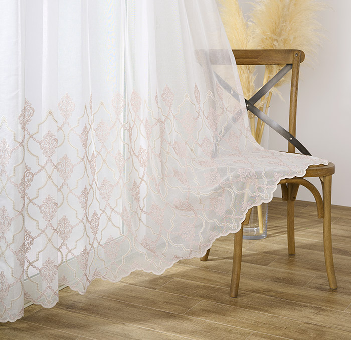 やさしい色合いとコード刺繍の立体感が美しいトルコ刺繍レースカーテン　ビジュ（L-8204)