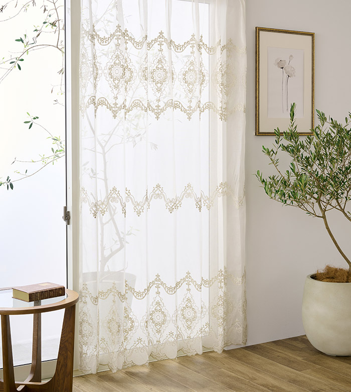 ゴージャスなダマスク柄が美しいトルコ刺繍カーテン エミネンス（L-8204）