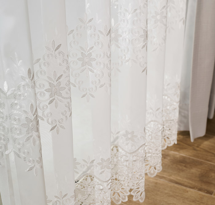 繊細なマクラメがエレガントなトルコ刺繍カーテン プラシード（L-8204）