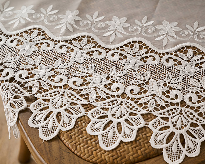 繊細なマクラメがエレガントなトルコ刺繍カーテン プラシード（L-8204）