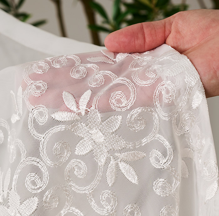 繊細なマクラメがエレガントなトルコ刺繍カーテン プラシード（L-8204）