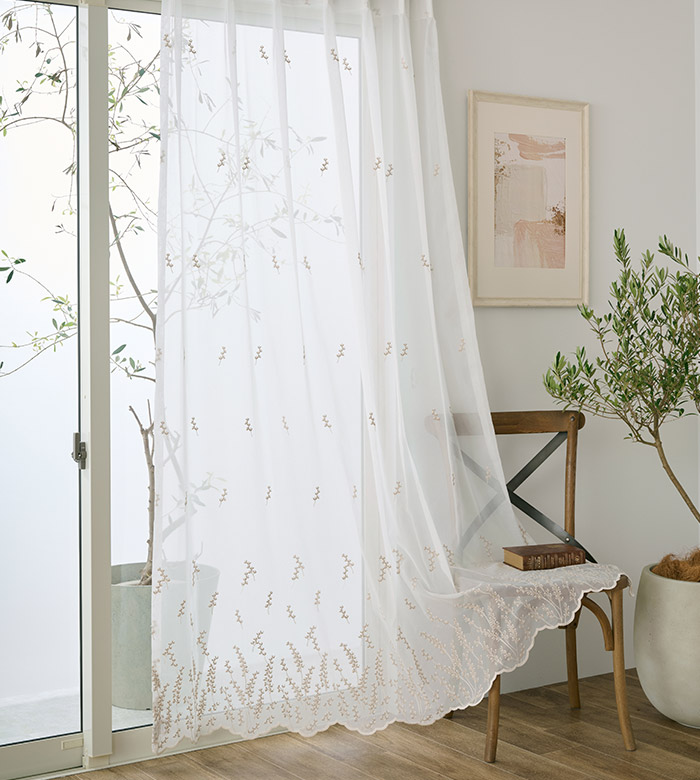 やさしい色合いの小花のがフェミニンなトルコ刺繍レースカーテン　シャルム（L-8205)
