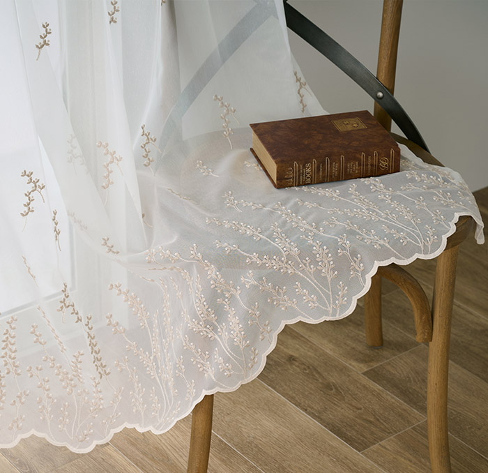 やさしい色合いの小花のがフェミニンなトルコ刺繍レースカーテン　シャルム（L-8205)