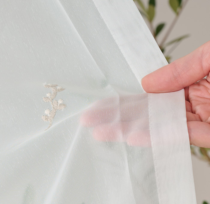 やさしい色合いの小花のがフェミニンなトルコ刺繍レースカーテン　シャルム（L-8205)