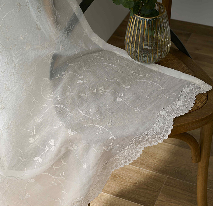 やさしいリーフ柄がおしゃれなトルコ刺繍レースカーテン　エテルノ（L-8205)