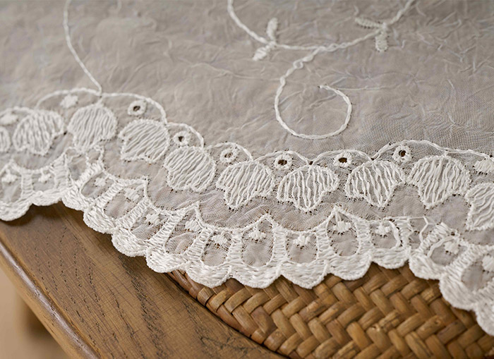 やさしいリーフ柄がおしゃれなトルコ刺繍レースカーテン　エテルノ（L-8205)