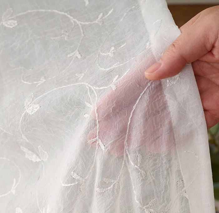 やさしいリーフ柄がおしゃれなトルコ刺繍レースカーテン　エテルノ（L-8205)