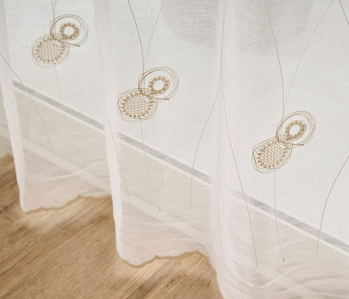 ナチュラルモダンな丸い刺繍がやさしい雰囲気のトルコ刺繍レースカーテン　フロッケ（L-8205)