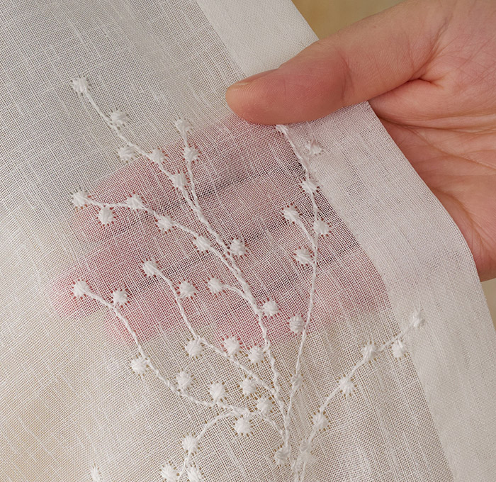 大人ナチュラルなインテリアに！木の柄がおしゃれなトルコ刺繍レースカーテン　ミーテ（L-8205)