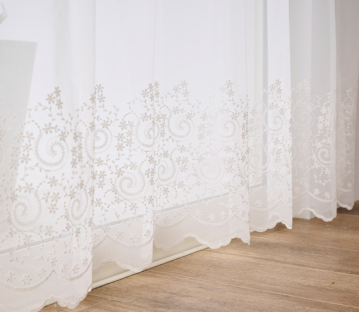 上品な小花と唐草の刺繍が美しいトルコ刺繍レースカーテン　ラフィネ（L-8205)