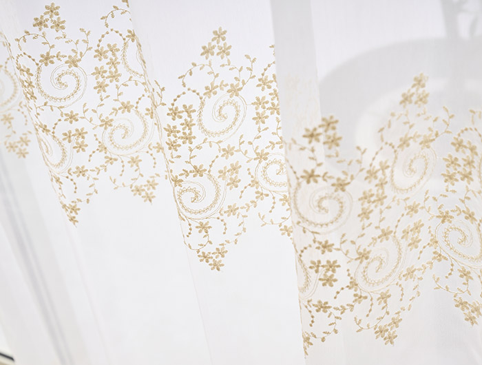 上品な小花と唐草の刺繍が美しいトルコ刺繍レースカーテン　ラフィネ（L-8205)